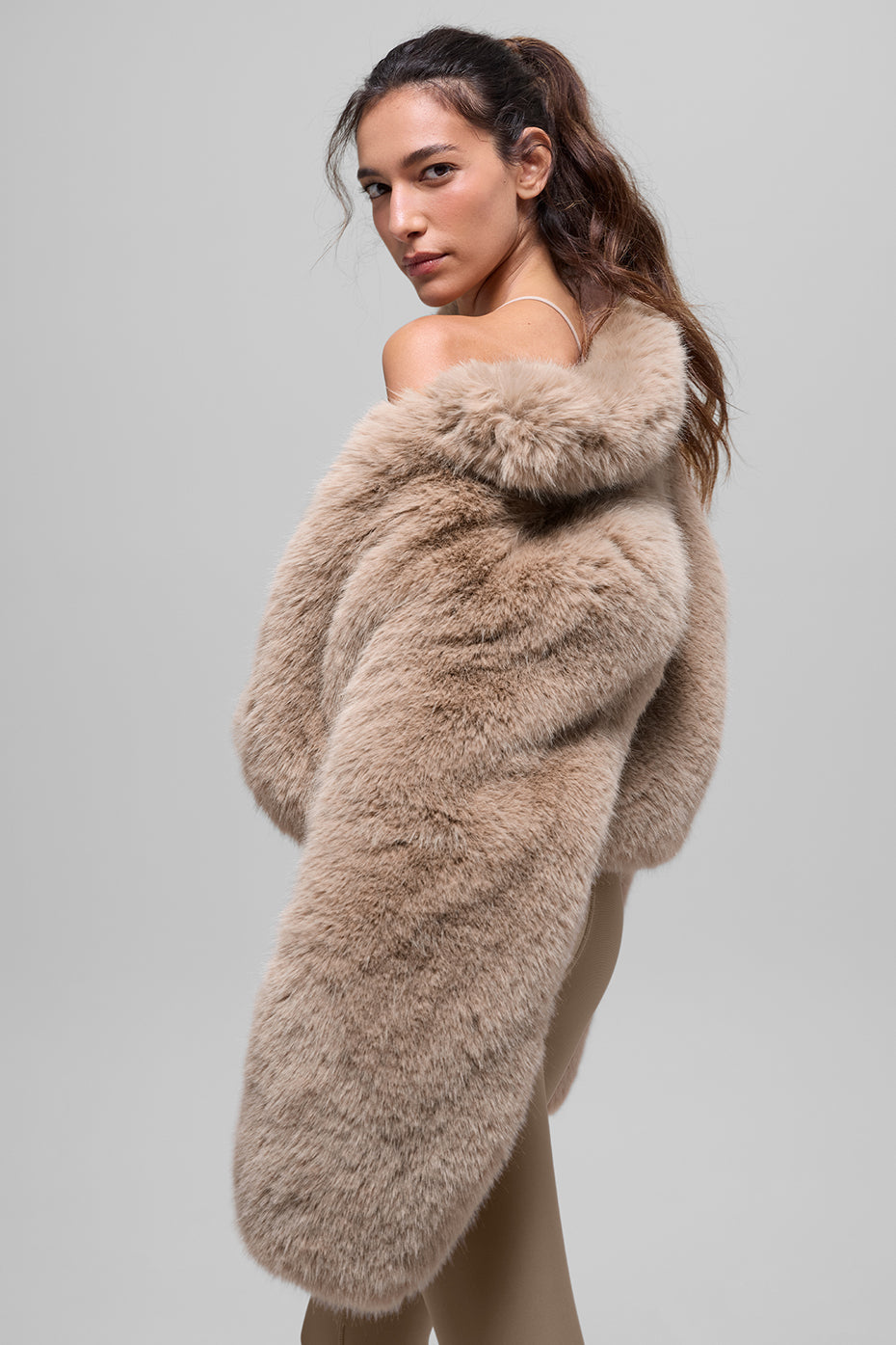 Veste Courte Fausse Fourrure Opulent