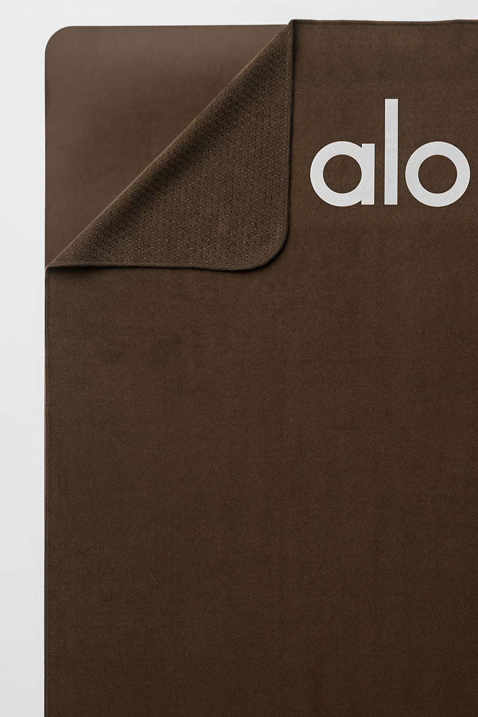 Grounded No-Slip Towel