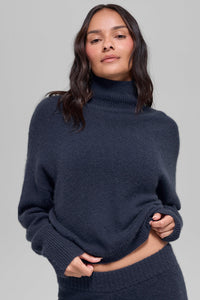 Pull Court Col Roulé En Laine Et Cachemire New Class