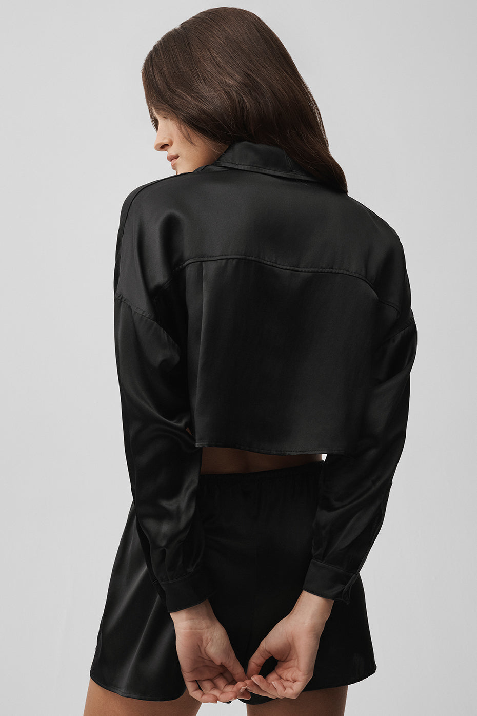 Chemise Courte Boutonnée À Manches Longues En Soie Luminous