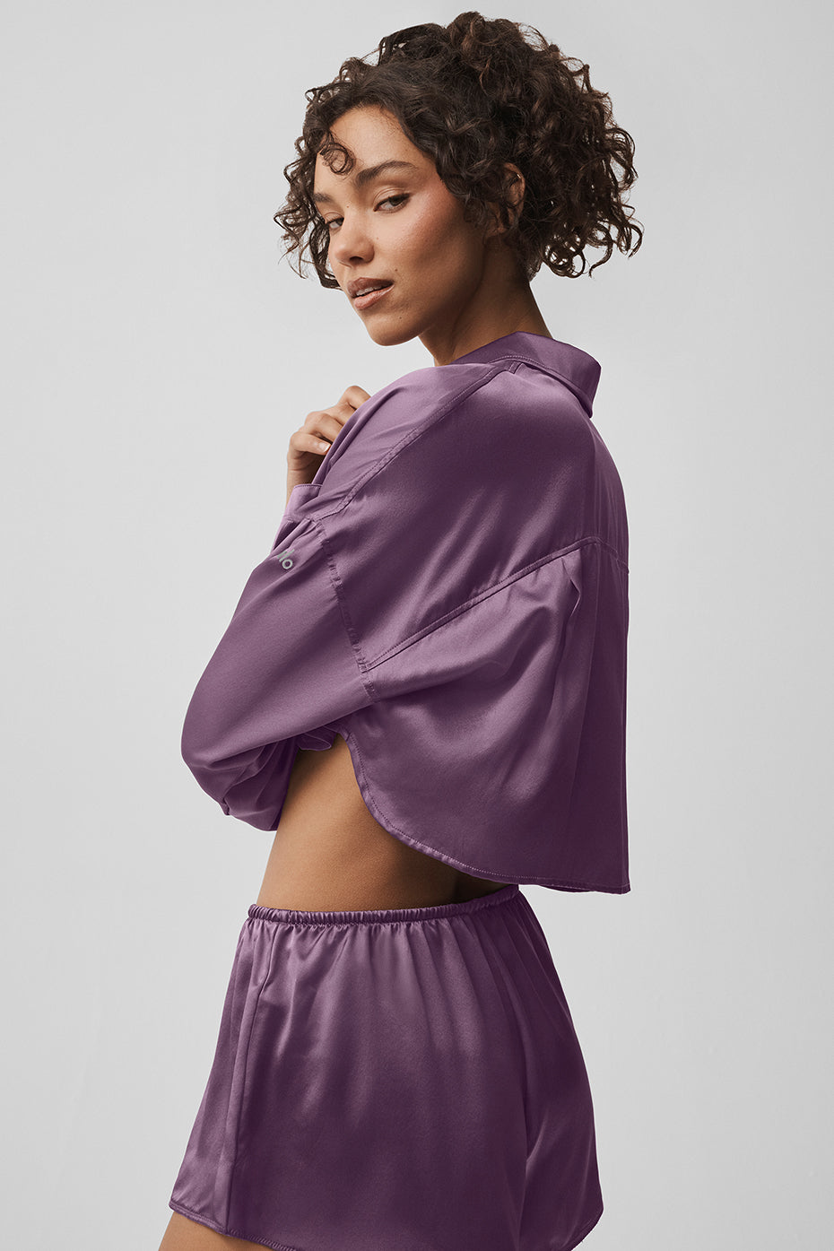 Chemise Courte Boutonnée À Manches Longues En Soie Luminous