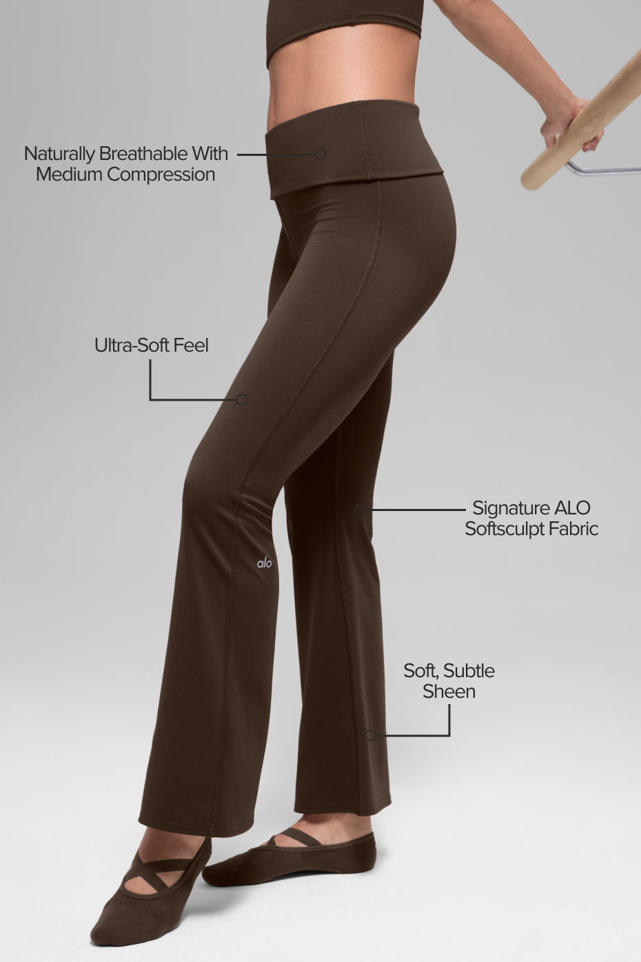 ALO  Legging évasé à rabat Softsculpt (court)