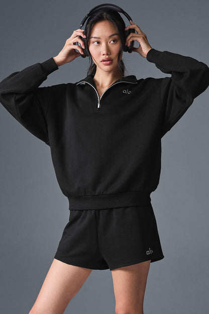 Accolade Short